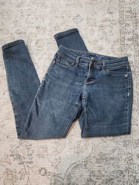 The Limited Denim Medium Wash Jeans 917 Low Rise Skinny Leg 2